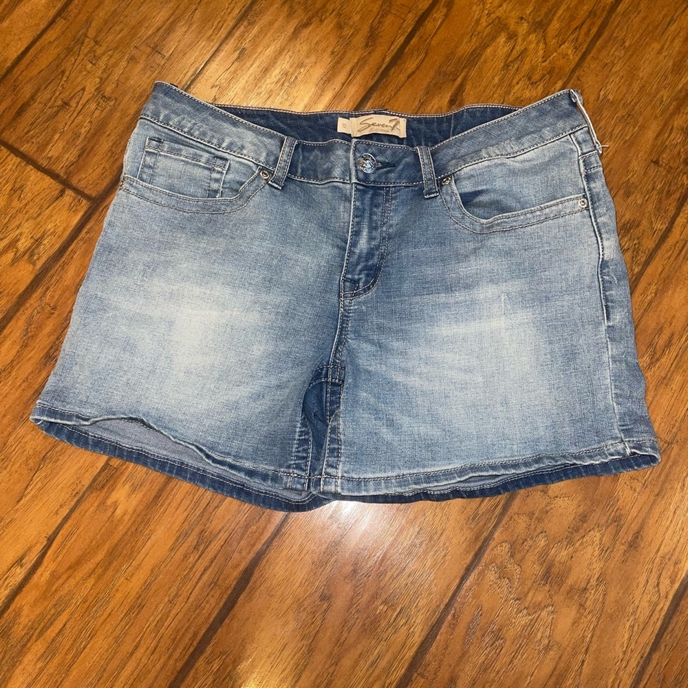 Seven7 Classic Blue Denim Shorts Jean shorts woman’s size 12